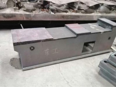 特大型打砂設(shè)備，對所有特大型金屬件表面打砂清除表面雜質(zhì)